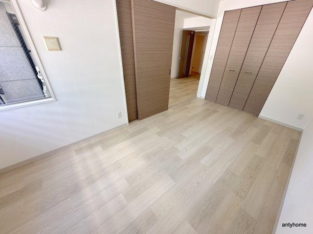 レジディア心斎橋ウエスト　仲介手数料無料の寝室