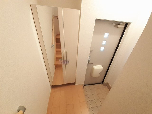 パティオスカイⅦの玄関|落ち着いた玄関です
