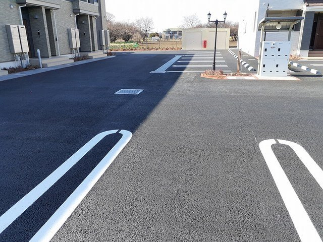 コリーナ　ディ　ヴェルデ　３の駐車場|駐車場があります
