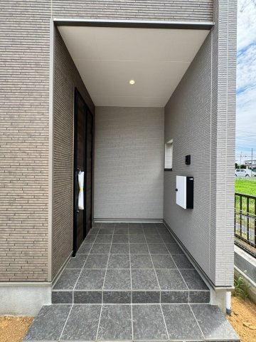 所沢市三ケ島新築戸建の玄関