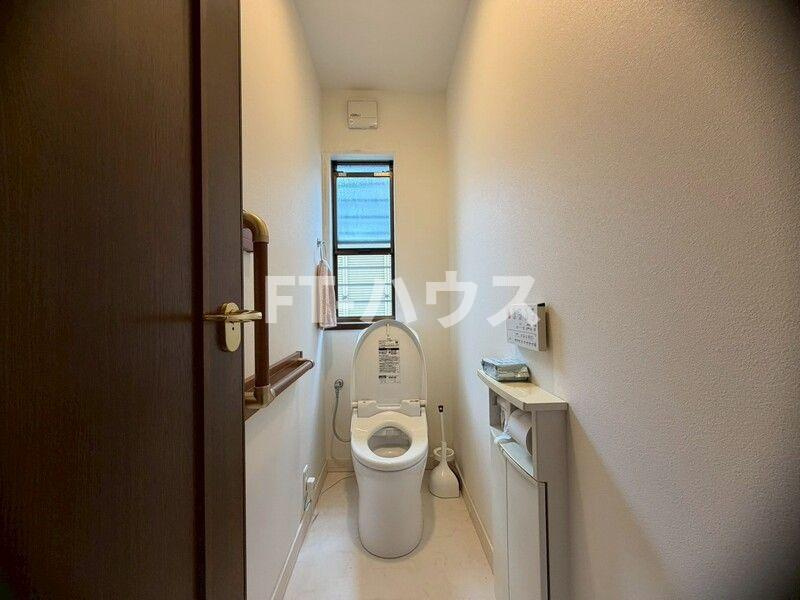 前原西戸建のトイレ