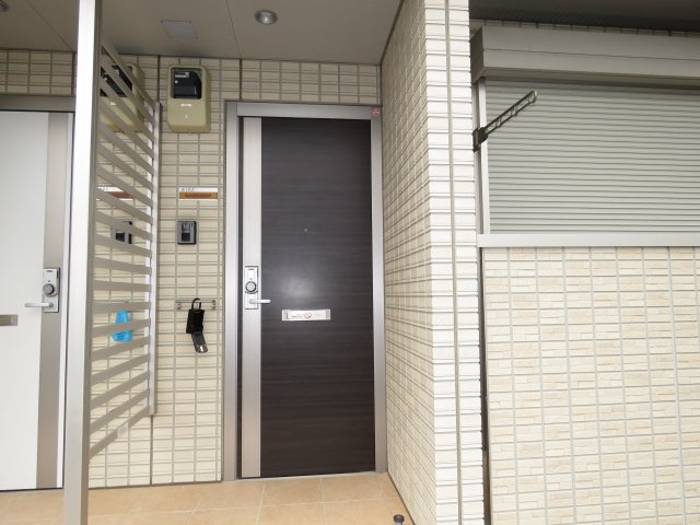 コージーヒルズBの玄関