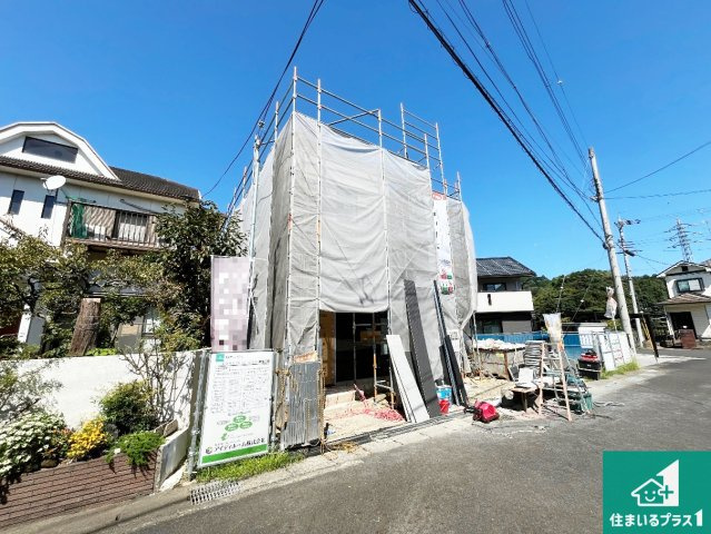 栗東市御園　第1期　新築一戸建ての前面道路含む現地写真|周辺は落ち着いた街並みの住宅地！子育てがしやすい住環境です！まだ未完成ですが、現地でしかわからない事もございます。是非一度ご覧ください。