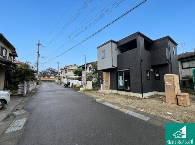 栗東市御園　第1期　新築一戸建ての前面道路含む現地写真|周辺は落ち着いた街並みの住宅地！子育てがしやすい住環境です！まだ未完成ですが、現地でしかわからない事もございます。是非一度ご覧ください。