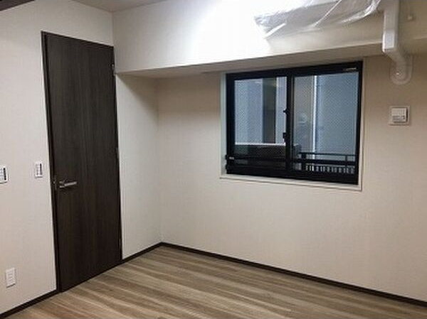 ローレルタワー名古屋栄の洋室