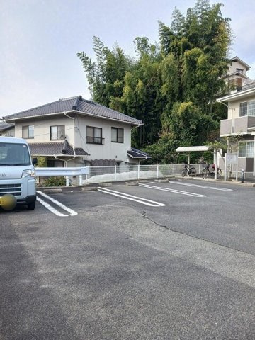 メープル焼山　Ｃの駐車場|駐車場完備です