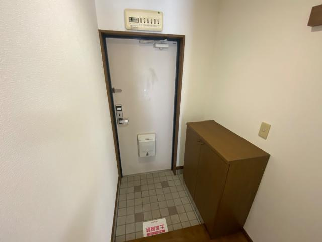 ロイヤルタムラバラ館の玄関|玄関