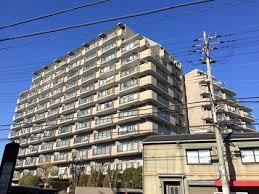 イトーピア東千里マンションの外観