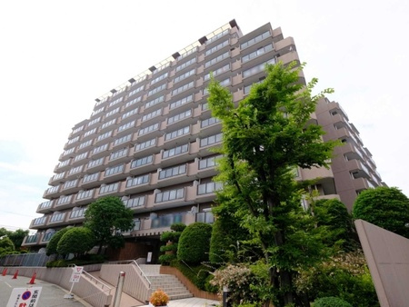 イトーピア東千里マンションの外観