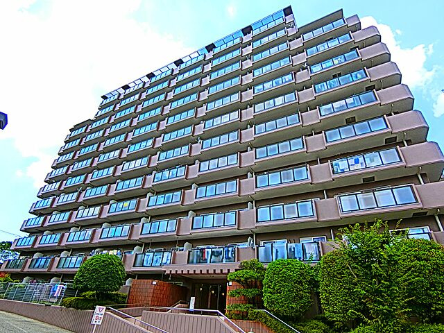 イトーピア東千里マンションの外観