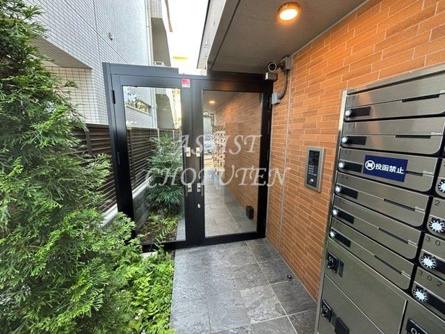 グローリオシェルト仙川Ⅱのエントランス