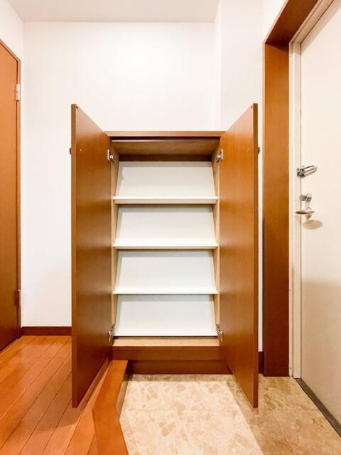 ステージファースト慶應三田の収納|シューズボックス