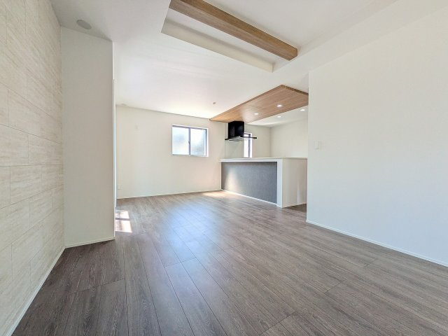八王子市　楢原町　新築一戸建て　４期の内装|～16.62帖の明るいLDKで家族団欒の時間をお過ごしいただけます～