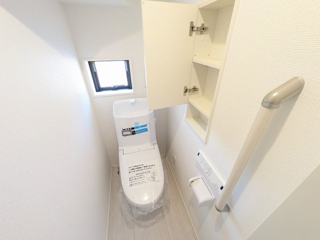 八王子市　楢原町　新築一戸建て　４期のトイレ|～暖房温水洗浄機能付きトイレ　冬場は特に嬉しい機能ですね～