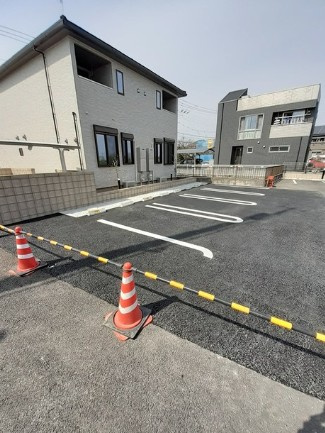 川越市大字扇河岸のアパートの駐車場