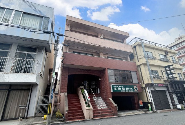 ロイヤル萱島本町の外観