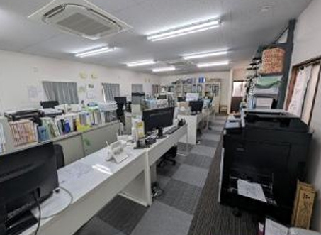 泉町４丁目貸事務所・倉庫のロビー