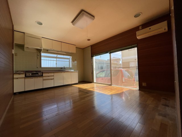白子町古所戸建の居間・リビング