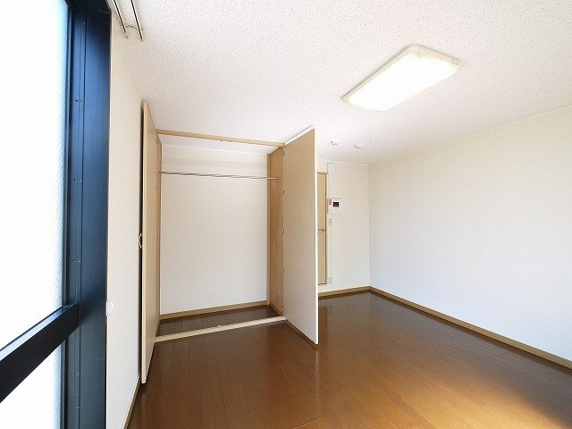 レオパレスイケダの収納|たっぷりとした収納スペースです