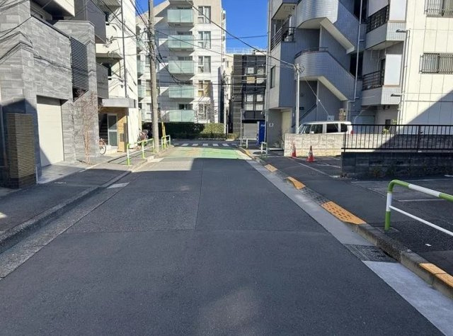【前面道路含む現地写真】