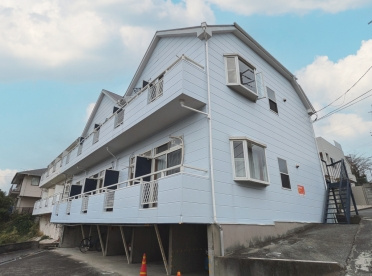 横浜市保土ケ谷区峰岡町２丁目のアパートの外観