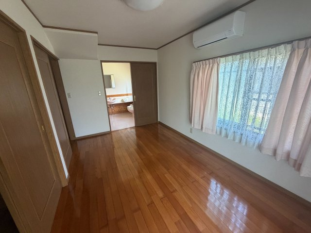 杵島郡白石町 4LDK中古一戸建ての洋室