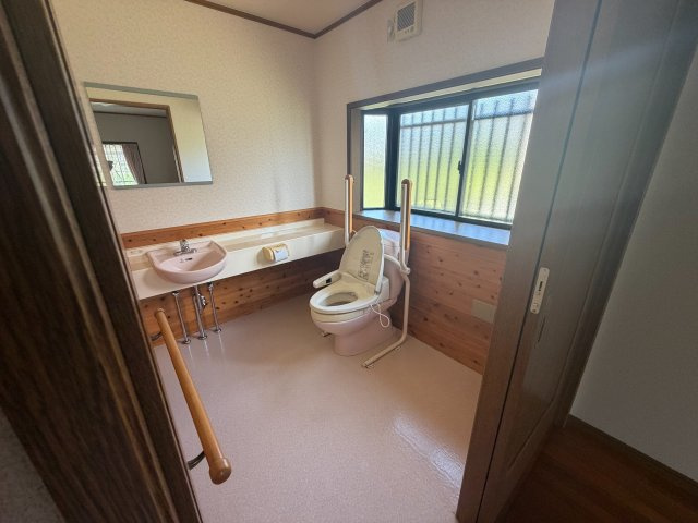 杵島郡白石町 4LDK中古一戸建てのトイレ