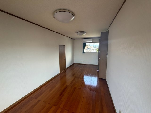 杵島郡白石町 4LDK中古一戸建ての洋室