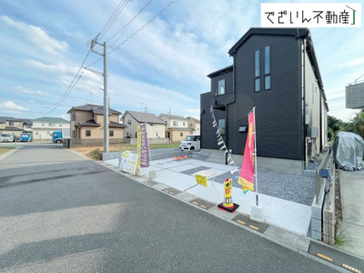 【前面道路含む現地写真】 | GRAFARE 北本市下石戸5期　新築住宅 | 安心して暮らせる利便性と、子どもを安心して育てられる穏やかな住環境が魅力です。
現地(2026年8月撮影)