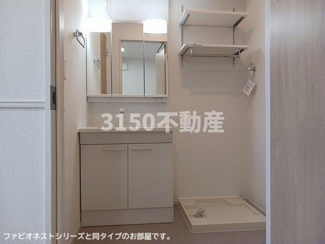 クレーシェルⅡの洗面所|ゆったりとスペースのある洗面所