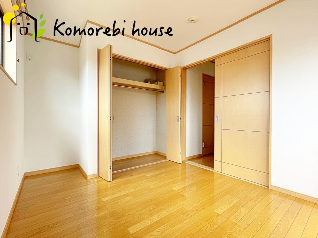 上尾市小泉９丁目　中古戸建の洋室|明るい洋室です