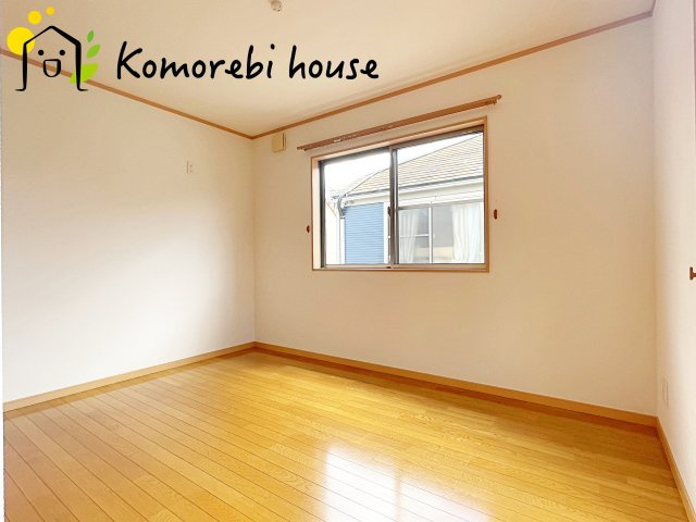 上尾市小泉９丁目　中古戸建の寝室|落ち着いた色調の寝室です
