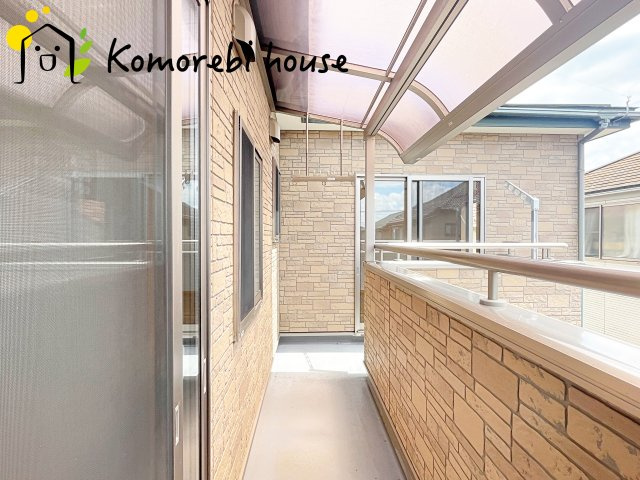 上尾市小泉９丁目　中古戸建のバルコニー|暖かな日差しのふりそそぐバルコニー