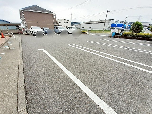 カーサブローテの駐車場