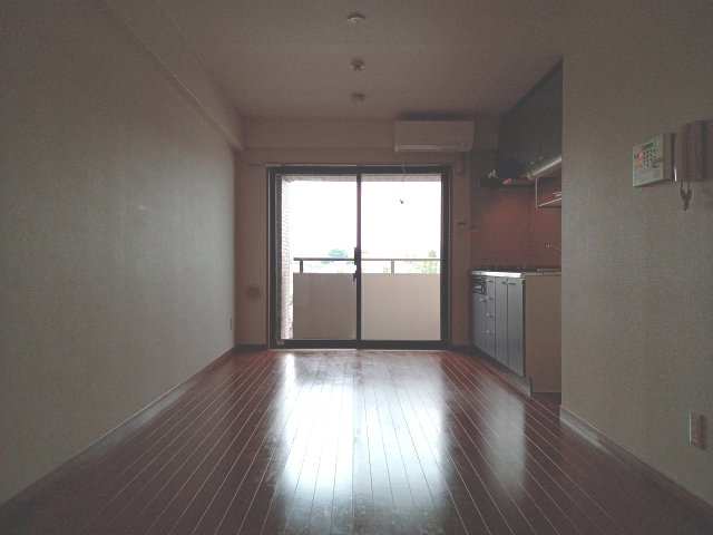 川崎市麻生区上麻生５丁目の賃貸マンションの居間・リビング