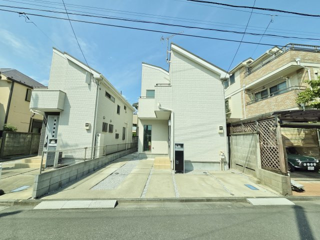 中野区上鷺宮1丁目の駐車場|カースペース2台分付(車種による)
お車の他にも自転車やバイクなどを置くスペースとしてもお使いいただけます
ガーデニングスペースやお子様のプール遊びなどお楽しみいただくのも良いですね♪♪