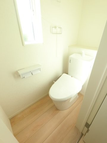 唐津市鏡　第10　1号棟の内観：施工例|清潔、快適なトイレです♪
