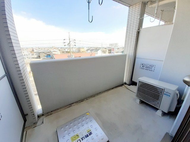 イースト　アヴェニューのバルコニー