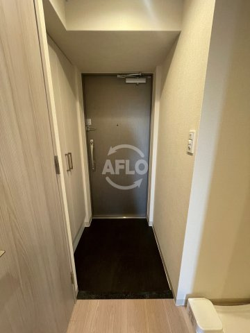 ファステート難波ミライズの玄関
