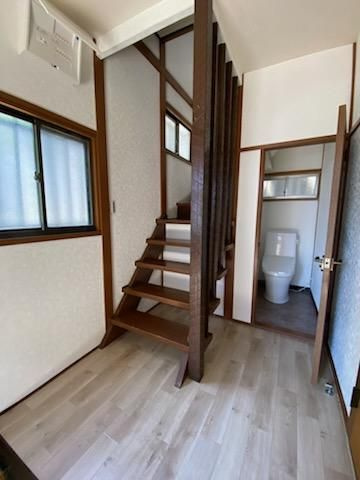 貸家　新座市石神の玄関
