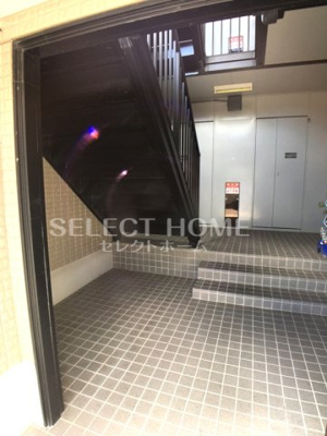 【エントランス】 | グロースレイＢ | 建物の内部です