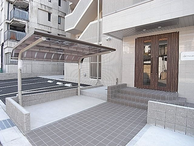 La　mia　casaのエントランス|駐輪場