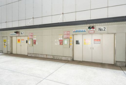 【駐車場】