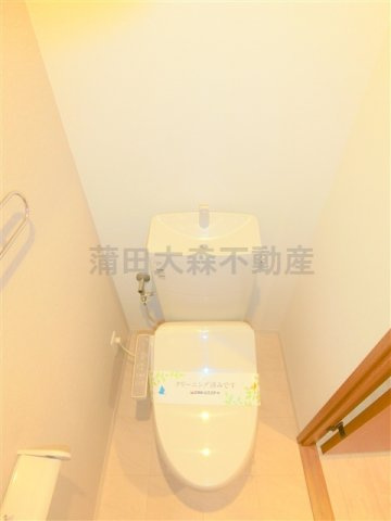 ア・クール杉原のトイレ|トイレ　温水暖房便座付き