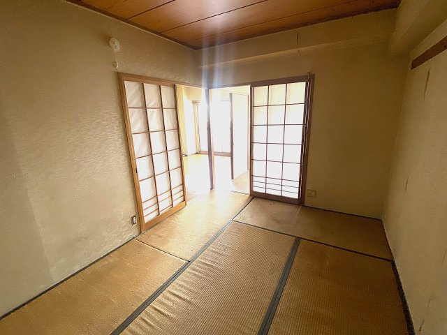 丸美ロイヤル築地の和室