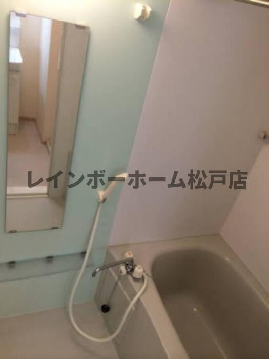 仲介手数料（賃料の1.10ヵ月）の50％OFF対象物件！の浴室