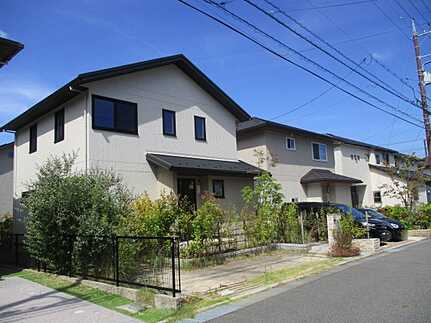 佐伯区石内東２丁目の前面道路含む現地写真