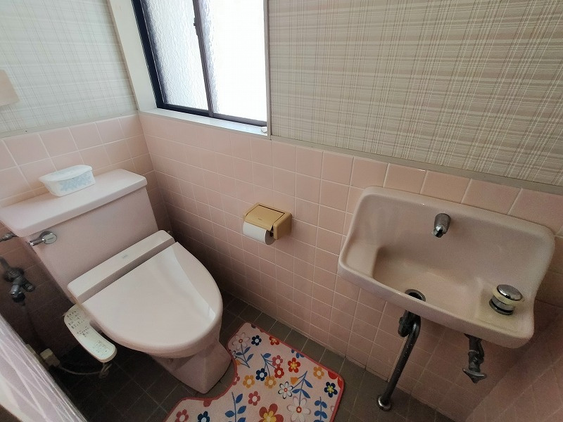 大和町一戸建のトイレ