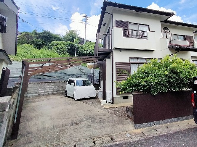 大和町一戸建の駐車場