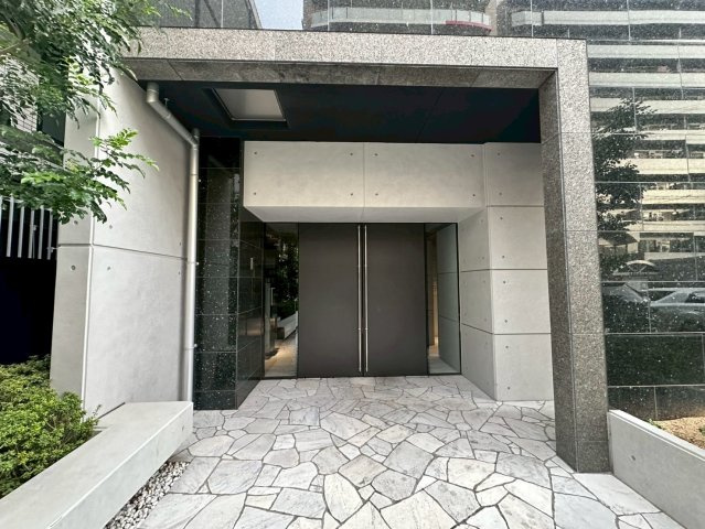 S-RESIDENCE難波大国町Unoのエントランス